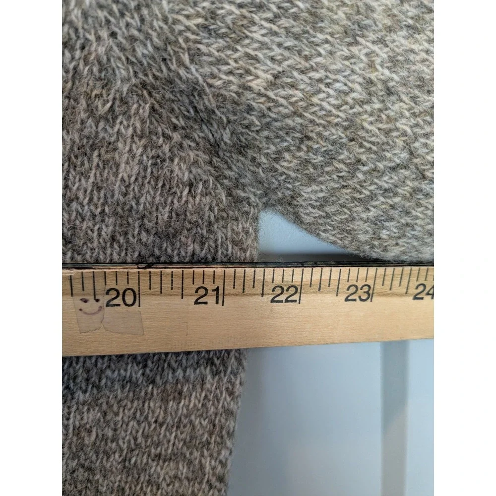 NWT Tough Boot Company Men's Cardigan Sweater L 100% Wool Made in Scotland‎